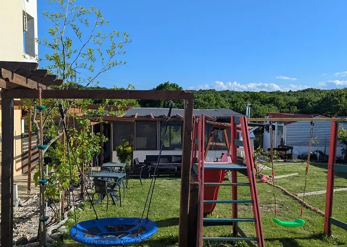 Chalakov ゲストハウス シネモレツ