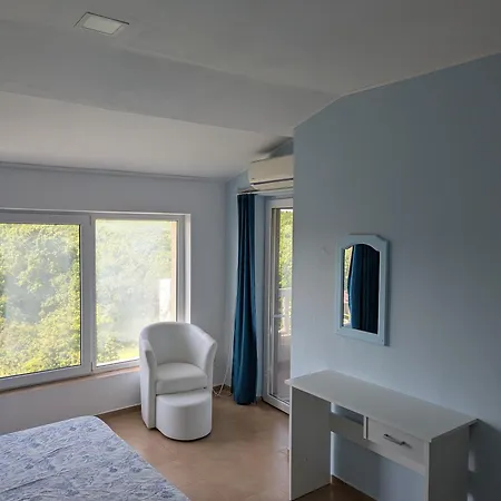 Pensión Chalakov 4*